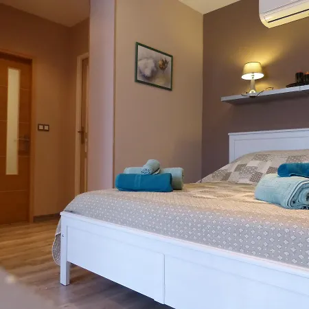 Les Tourterelles Holiday home *